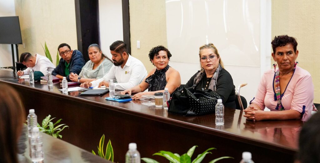 La secretaria general de Gobierno, Rocío Esther González García, encabezó una reunión  con diversas organizaciones civiles animalistas