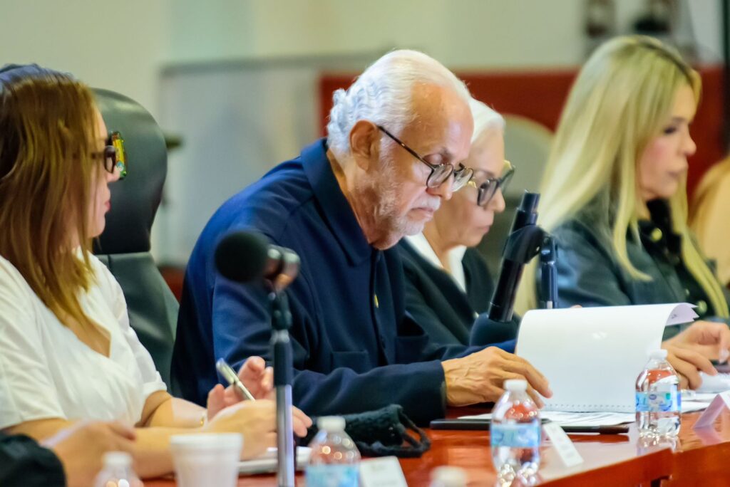 Sostiene gobernador Navarro diálogo permanente con representantes de colectivos de búsqueda