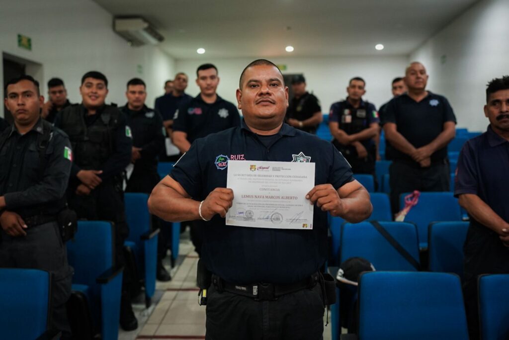 Gobernador Miguel Ángel Navarro impulsa capacitación y coordinación policial en Nayarit