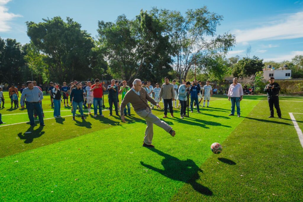 Rehabilita Gobierno del Estado cancha deportiva en Ahuacatlán