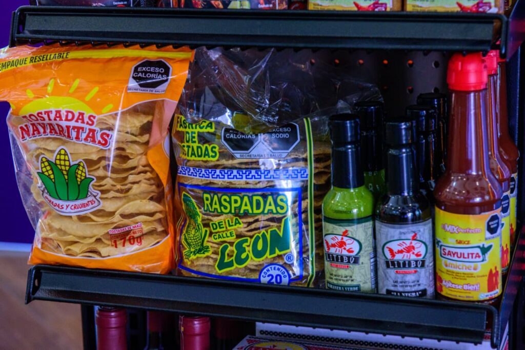 El exhibidor Nayarit Produce estará disponible en 94 tiendas OXXO de la entidad