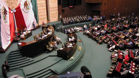 Congreso analiza reformas para fortalecer los derechos migrantes.
