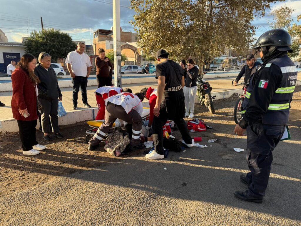 Dos motociclistas sufren heridas al chocar entre sí