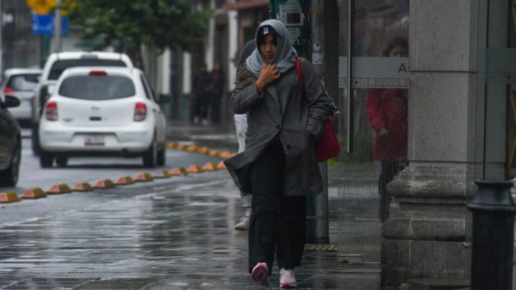 México enfrentará un martes con lluvias fuertes y bajas temperaturas