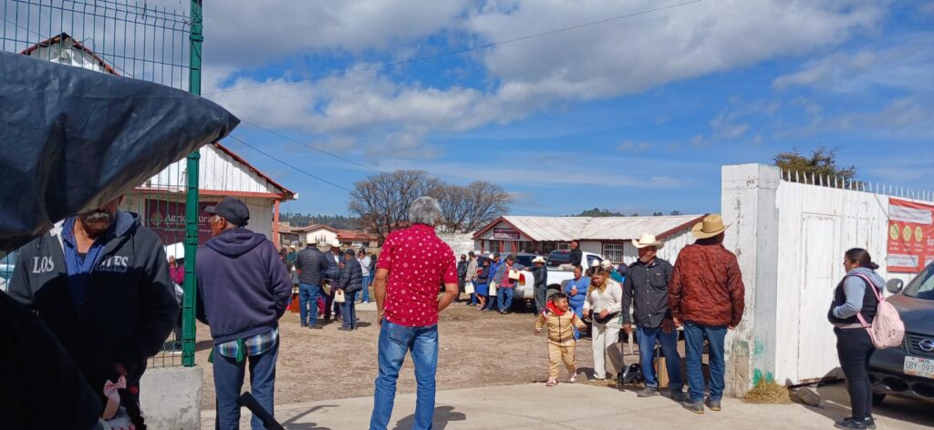 Productores campesinos solicitan trato equitativo en oficinas federales