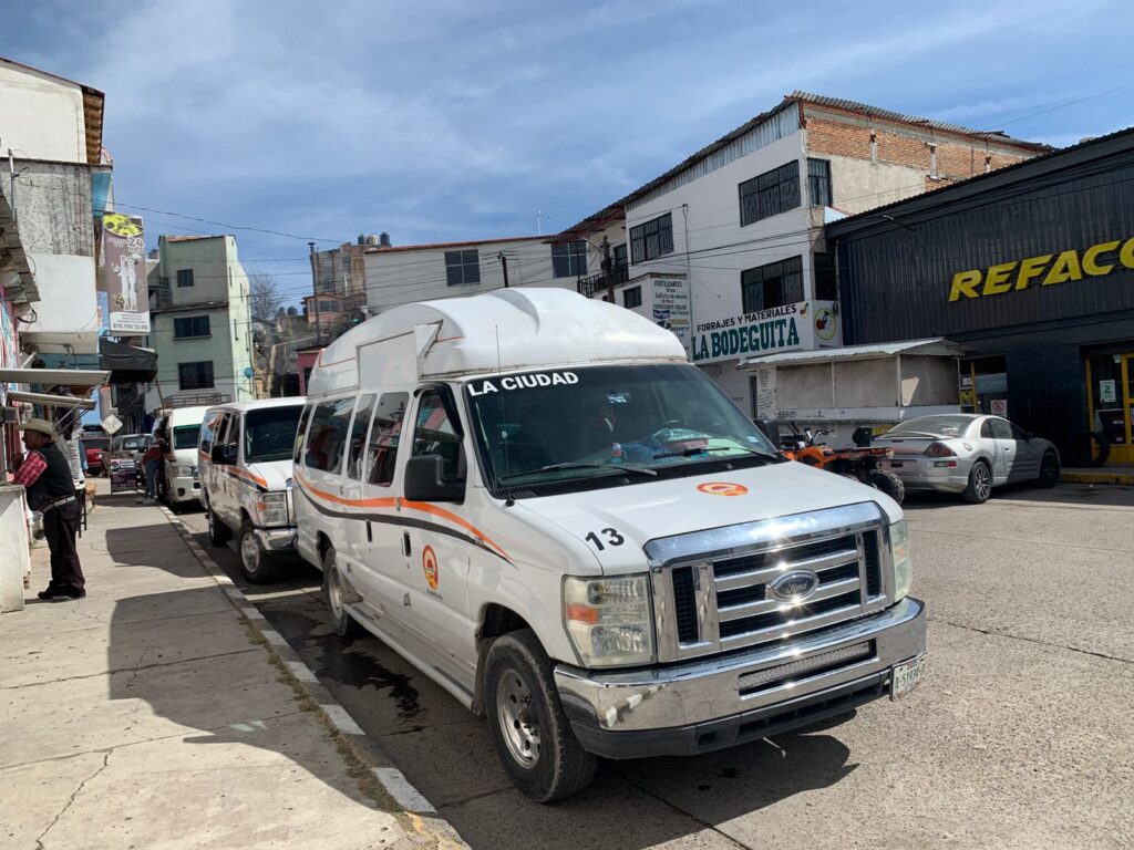Transportistas buscan mejorar servicio en accesos