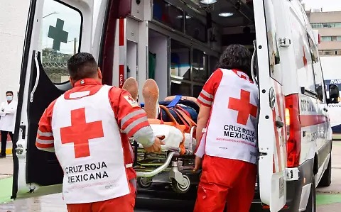Adolescente cayó de la azotea y sufrió lesiones