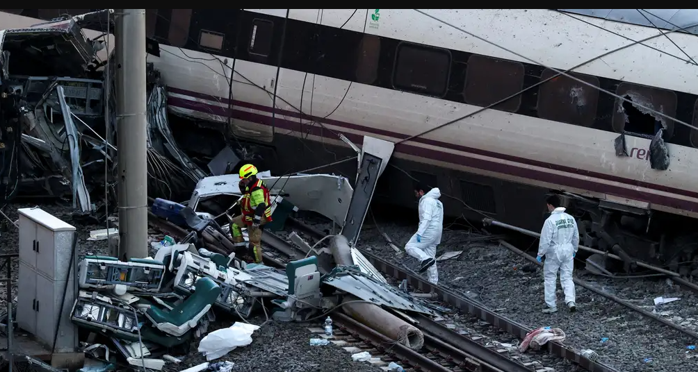 Suman 39 Muertos por Descarrilamiento de Trenes en España