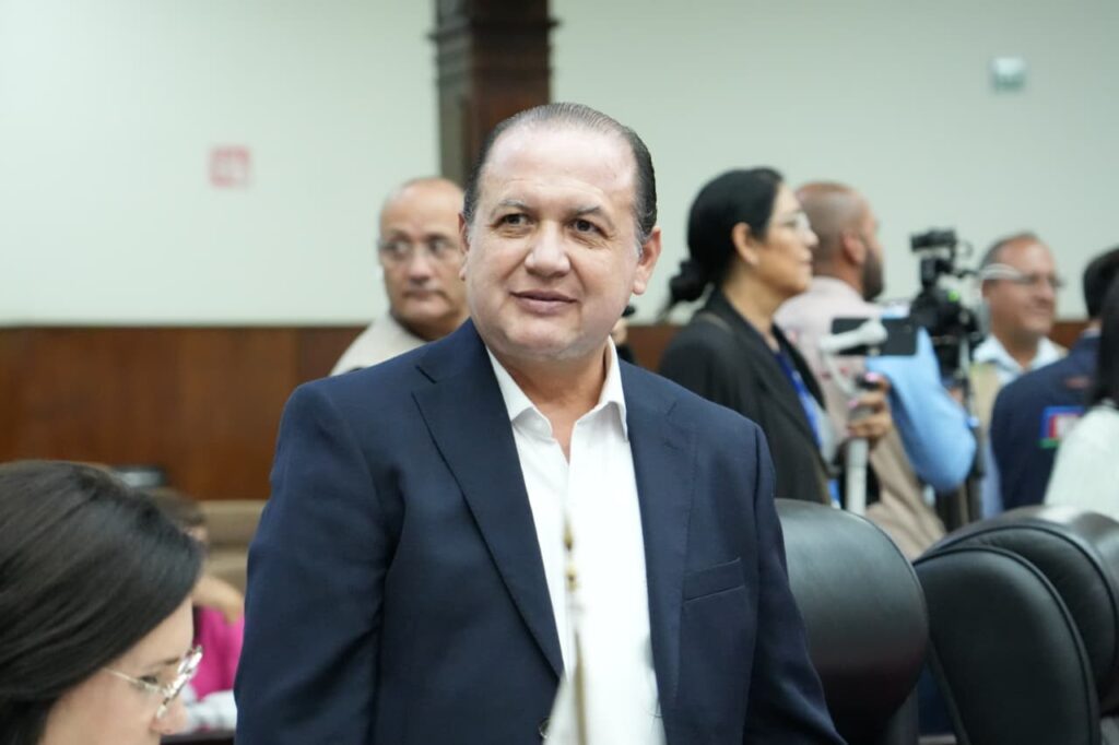 Gobernador demuestra sensibilidad en temas prioritarios como la salud de los duranguenses