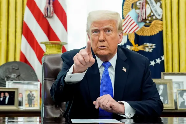 Trump impone aranceles del 25% a socios de Irán