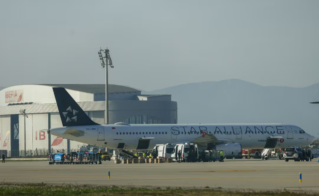 Amenaza de bomba obliga a avión de Turkish Airlines a aterrizar de emergencia en Barcelona
