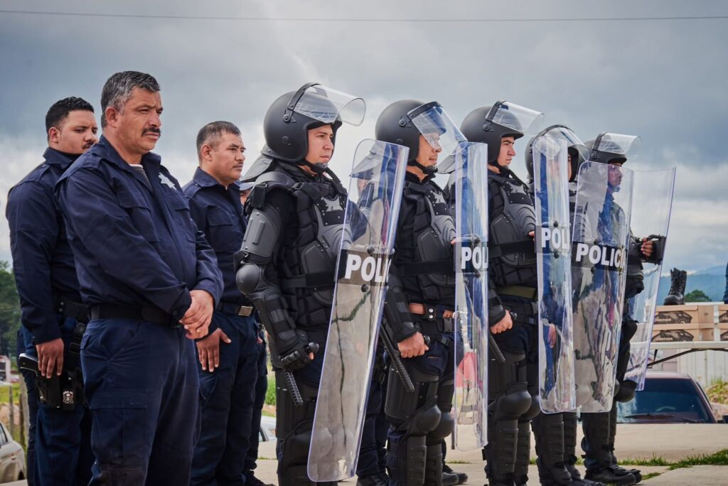 Refuerzan operativos de seguridad y proximidad social ante alta afluencia turística en Pueblo Nuevo