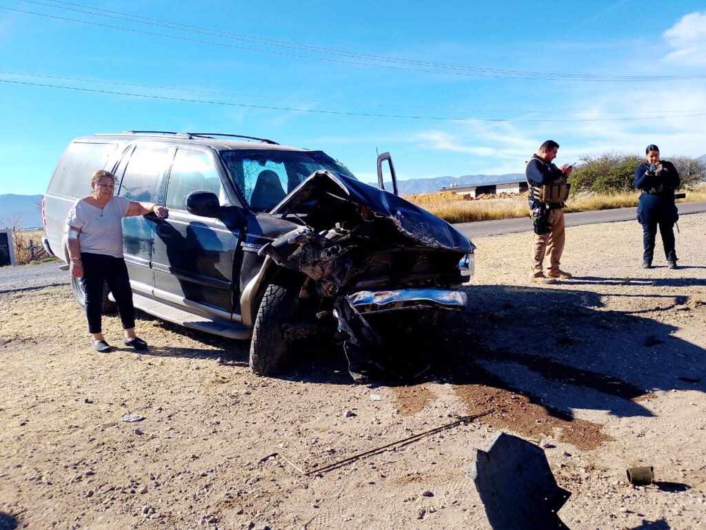 ¡De último minuto! Accidente múltiple deja dos santiagueros lesionados en la carretera Santiago–Canatlán