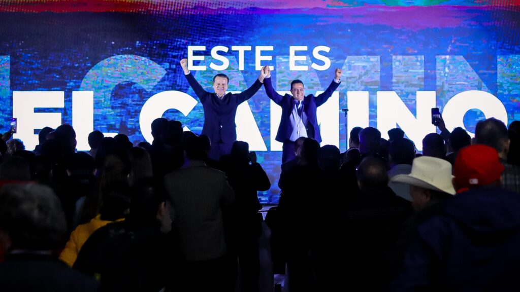 Toño Ochoa presenta obras del 2026 junto con gobernador Esteban