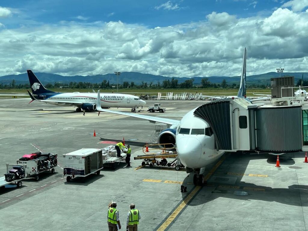 Aerolíneas normalizan operaciones en aeropuertos de Jalisco; Guadalajara reporta 96% de vuelos activos