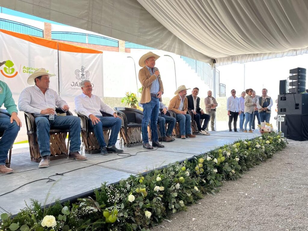 Destina Jalisco 22 millones de pesos para fortalecer la competitividad lechera en Los Altos
