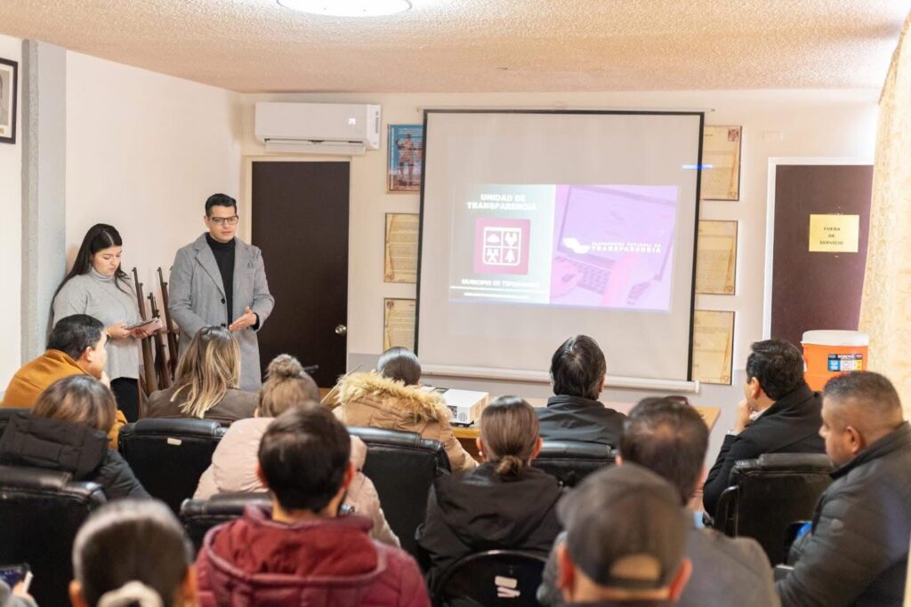 Tepehuanes fortalece la rendición de cuentas con capacitación a directores