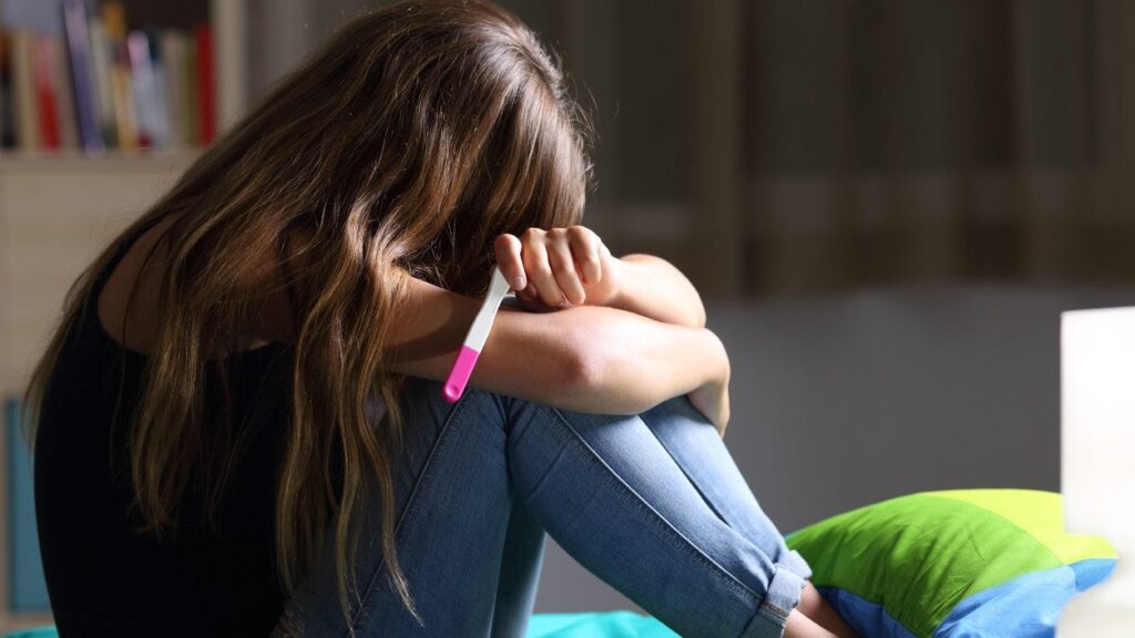 Secretaría de las Mujeres impulsa estrategia para acabar con matrimonios y embarazos en niñas