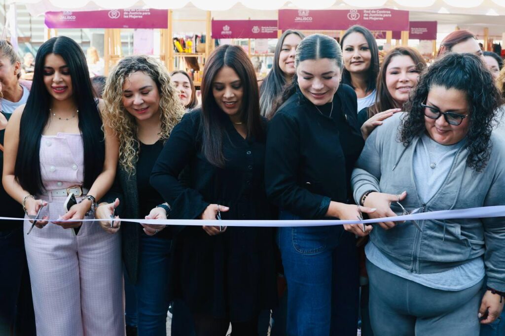Tlajomulco impulsa la autonomía económica de mujeres con el primer bazar Em-poder-arte
