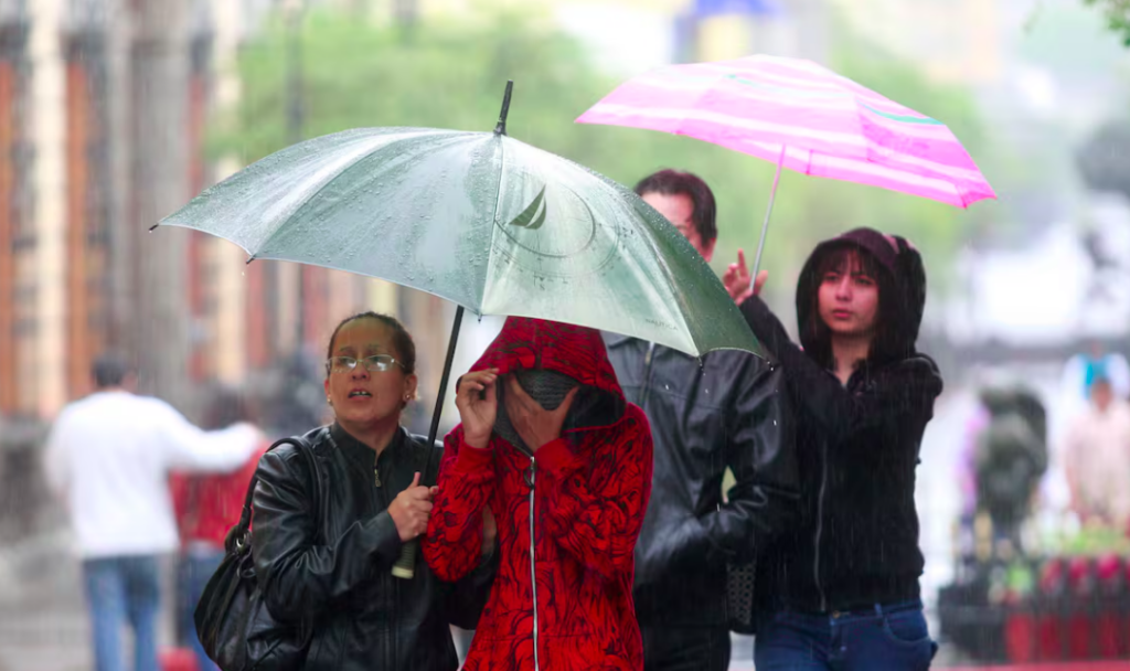 Frente frío 33 traerá lluvias intensas y nieve para 9 estados