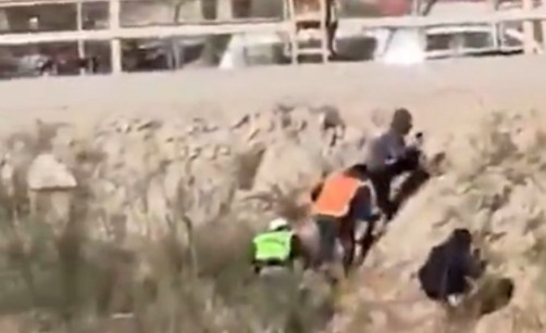 VIDEO: Migrantes intentan cruzar a EU disfrazados de obreros