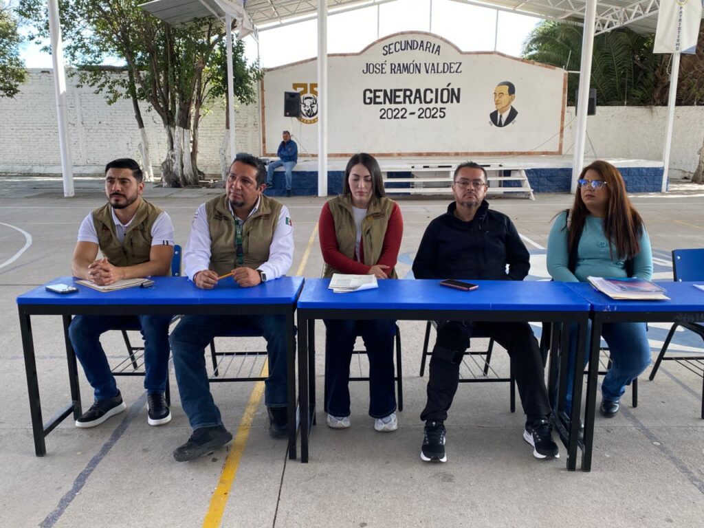 “La Escuela es Nuestra” inicia asambleas y beneficiará a 92 escuelas en Santiago