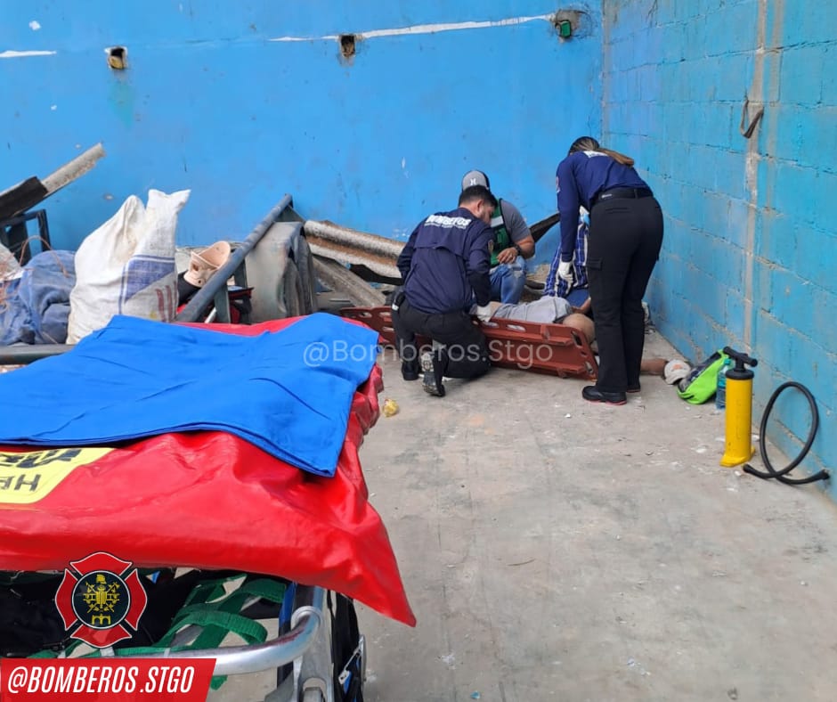 ¡Coordinación salva vida! Paramédicos salvan la vida de un hombre tras caída