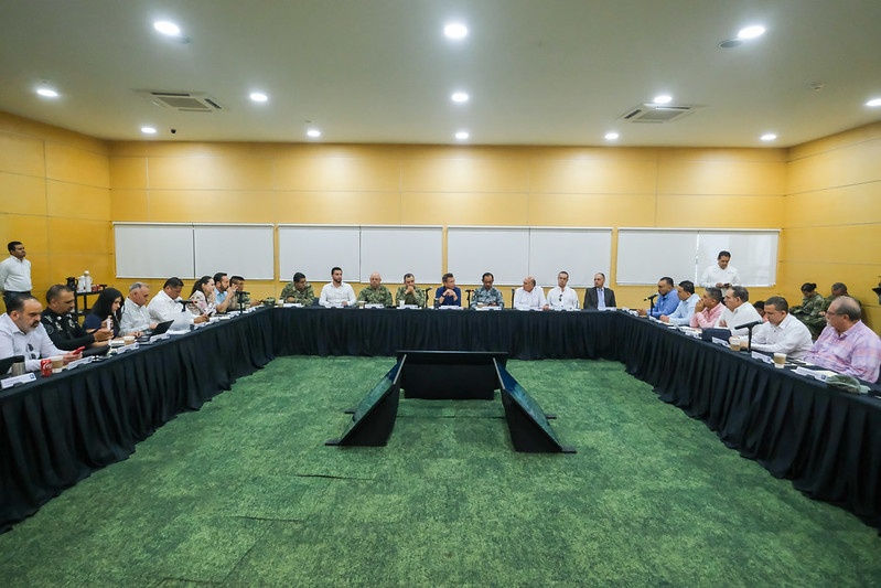 Encabeza Pablo Lemus sesión de seguridad en Puerto Vallarta