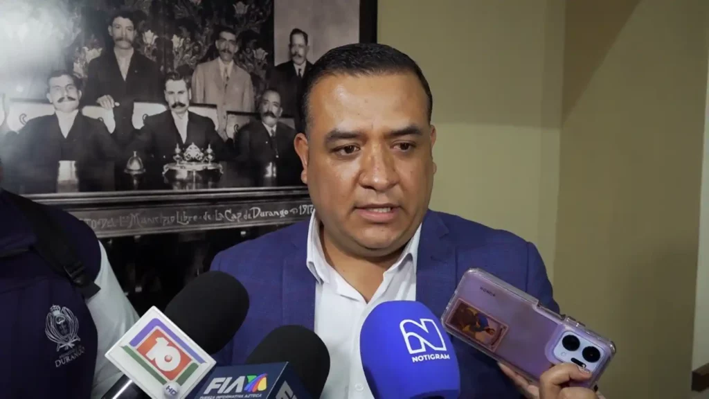 Retiro de polarizado debe ser parejo por seguridad vial, señala regidor.