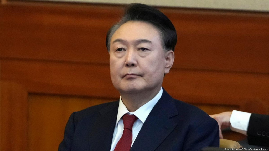 Condenan a cadena perpetua al expresidente surcoreano Yoon Suk Yeol