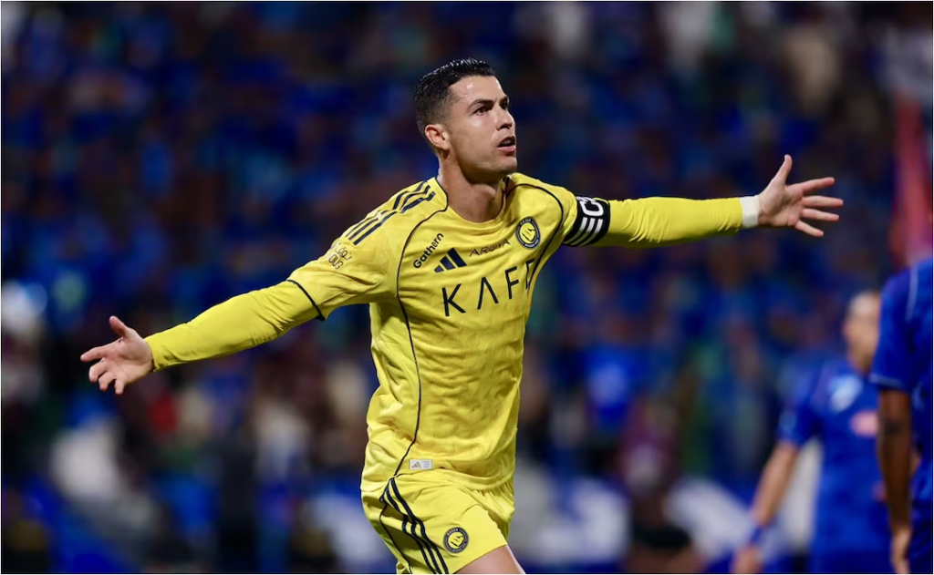CR7 observa desde la grada el triunfo del Al Nassr en la Liga de Campeones 2