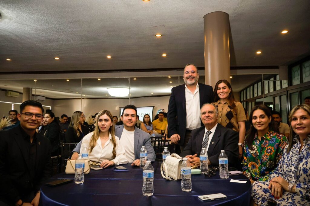 “Hazlo Negocio” impulsa a la juventud emprendedora con visión y liderazgo en Parral