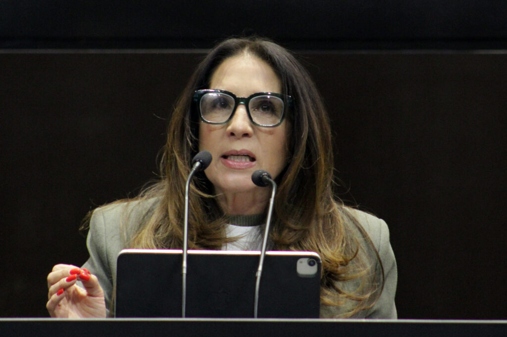Reforma de 40 horas es simulación y sin descanso real: Paty Flores (MC)