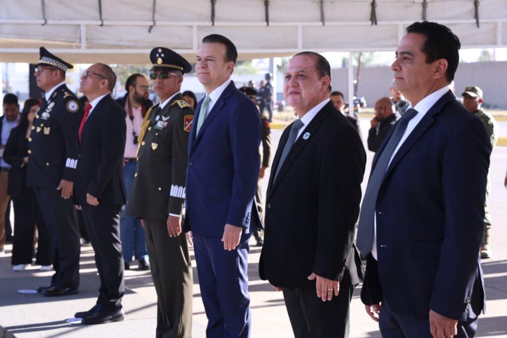 Ernesto Alanís asiste a ceremonia del Día del Ejército Mexicano en Durango