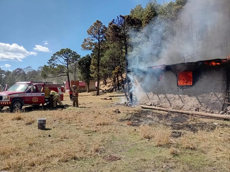 Incendio en vivienda moviliza a bomberos