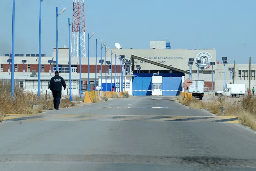 No respondió al pase de lista y lo hallaron grave en su celda, poco después falleció