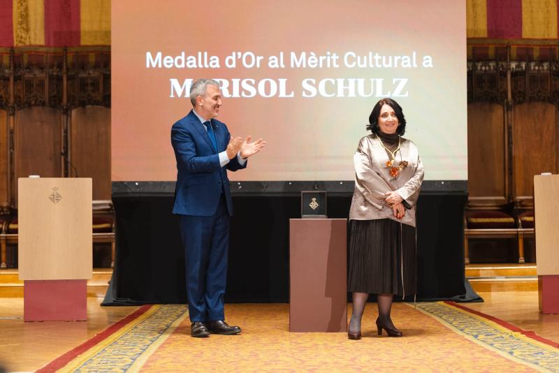 Distinguen a Marisol Schulz con la Medalla de Oro al Mérito Cultural en Barcelona
