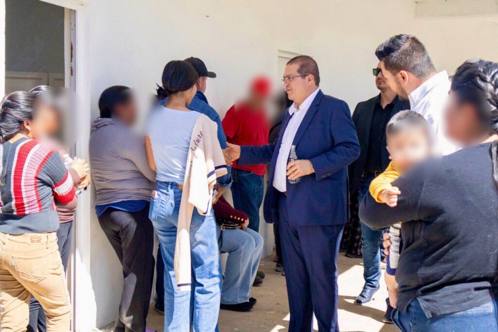 Gobierno del Estado y Municipio de Parral respaldan a familias desplazadas de la sierra
