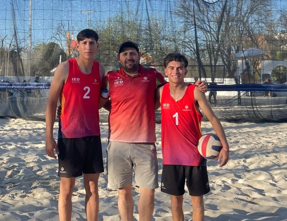 En juvenil superior, en volibol de playa, Tepehuanes va por el triple empate CONADE 2026
