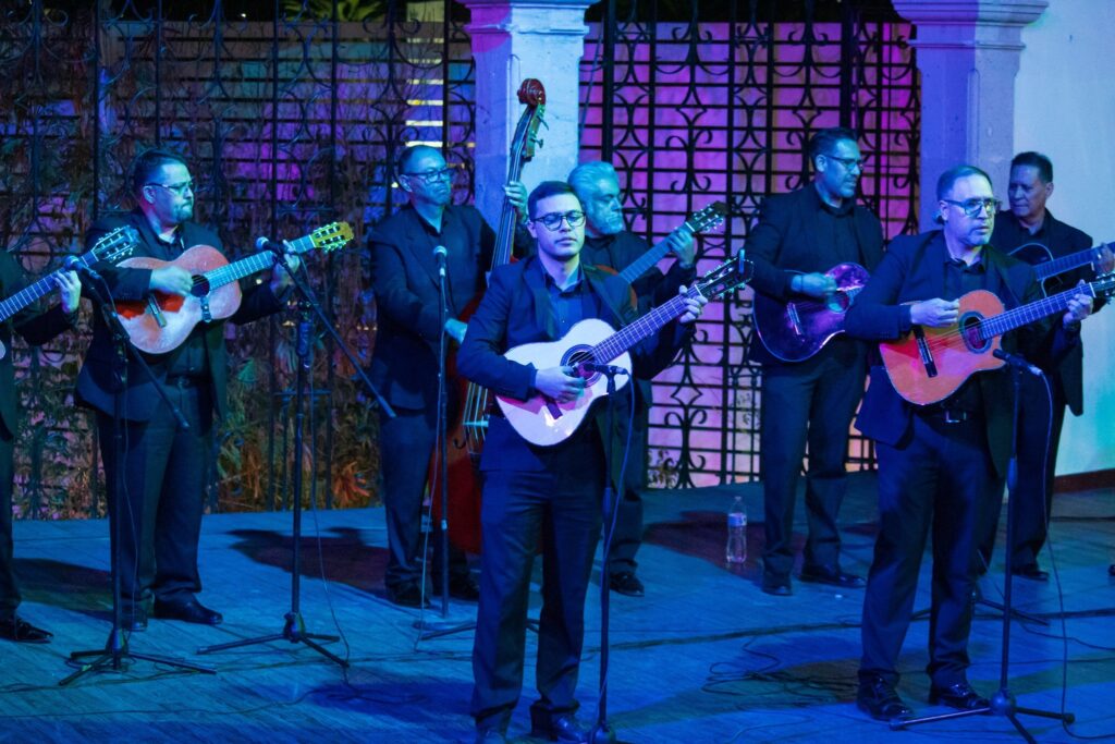 Rondalla SEMST invita al concierto “De corazón a corazón» en beneficio de la Casa Hogar DIF