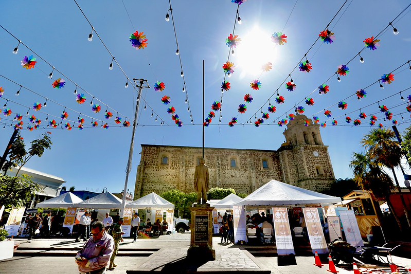 Brigadas Yo Jalisco acercan salud, empleo y asesoría legal gratuita a familias de Tequila