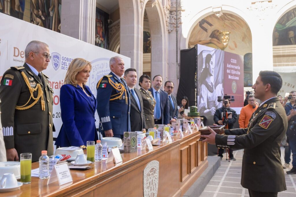 Maru Campos conmemora al Ejército Mexicano en su 113 aniversario