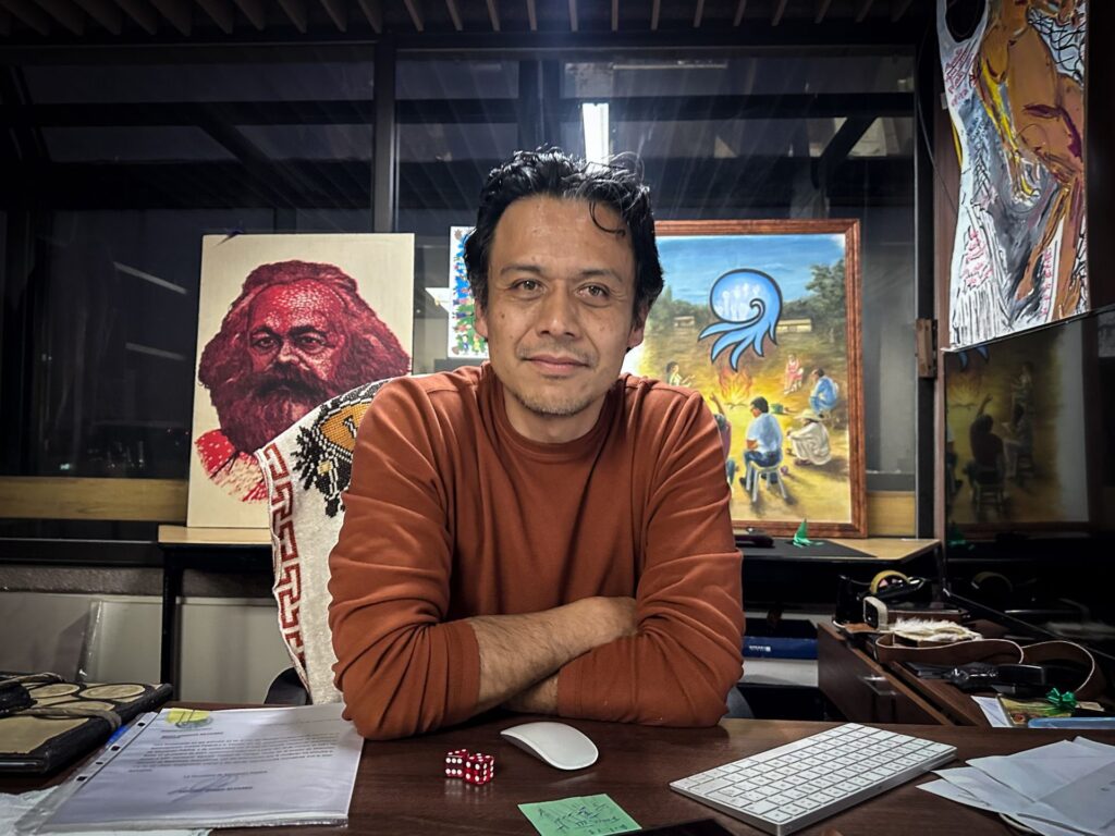 Marx Arriaga rechaza estar atrincherado y exige notificación oficial de su despido de la SEP