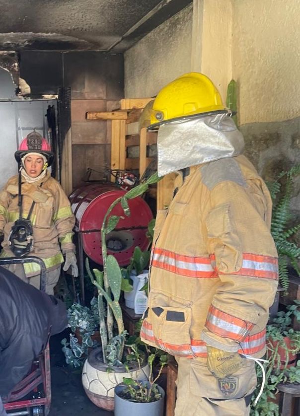 Protección Civil y Bomberos atienden incendio en vivienda de Vistas del Sol