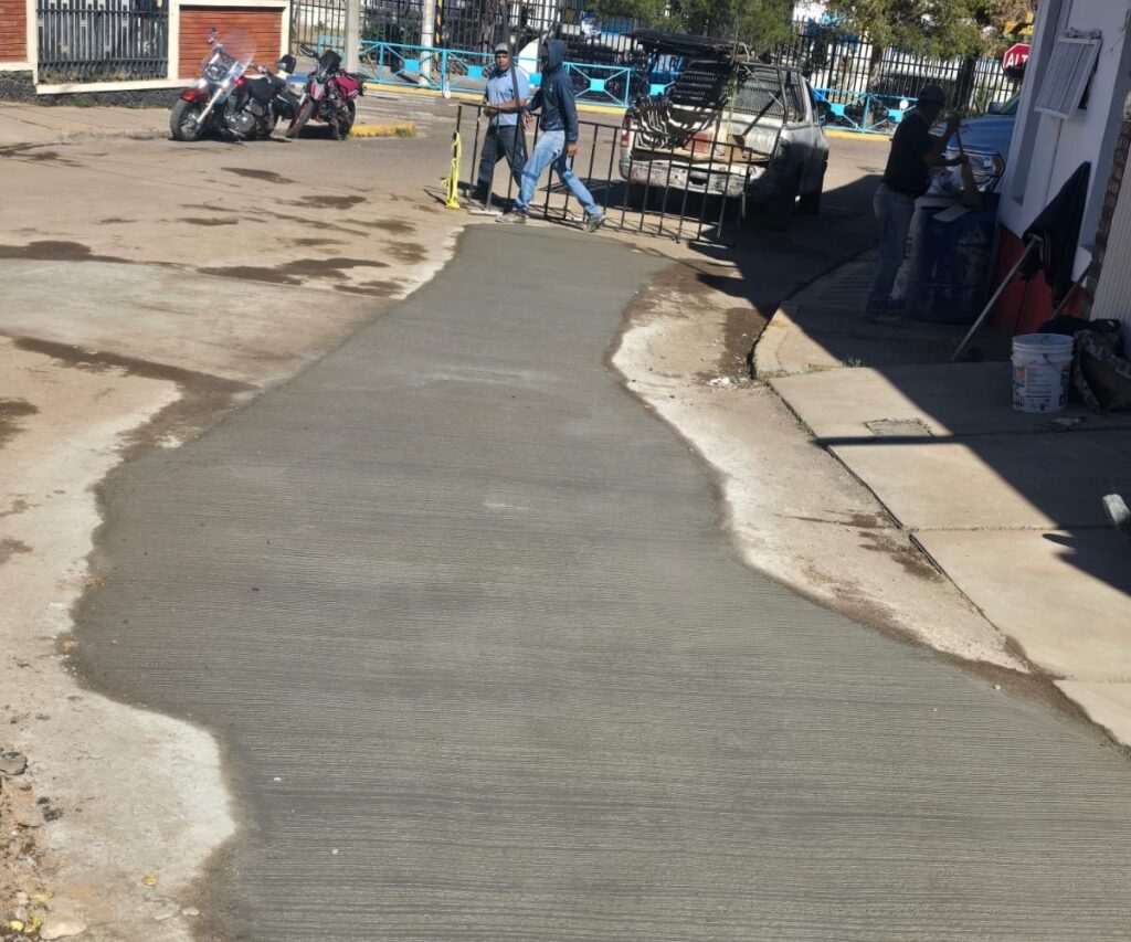 Con acciones inmediatas y trabajo coordinado, Gobierno de Parral concluye rehabilitación de la calle Lucas Balderas