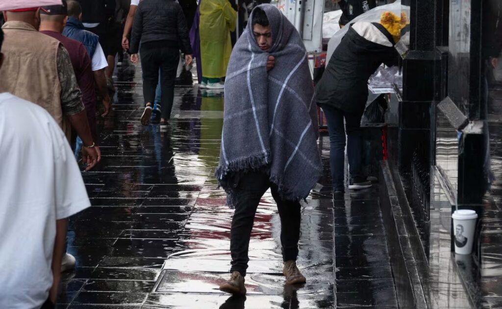 Frente frío 35 trae lluvias, nieve y vientos intensos a México