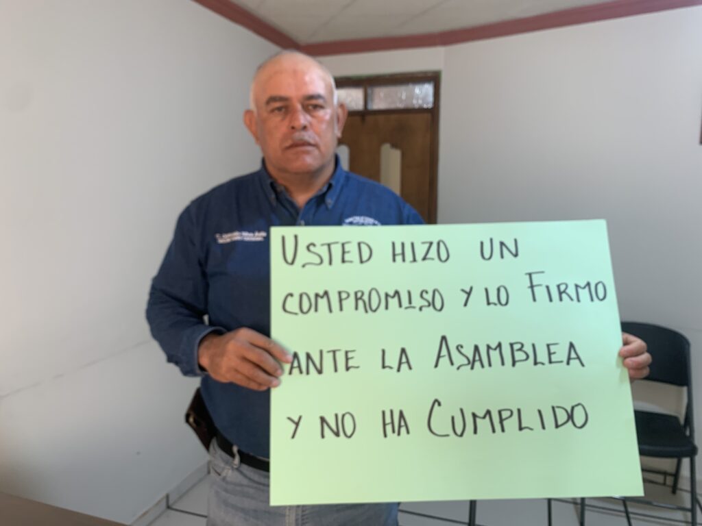 Sindicato inicia huelga de brazos caídos