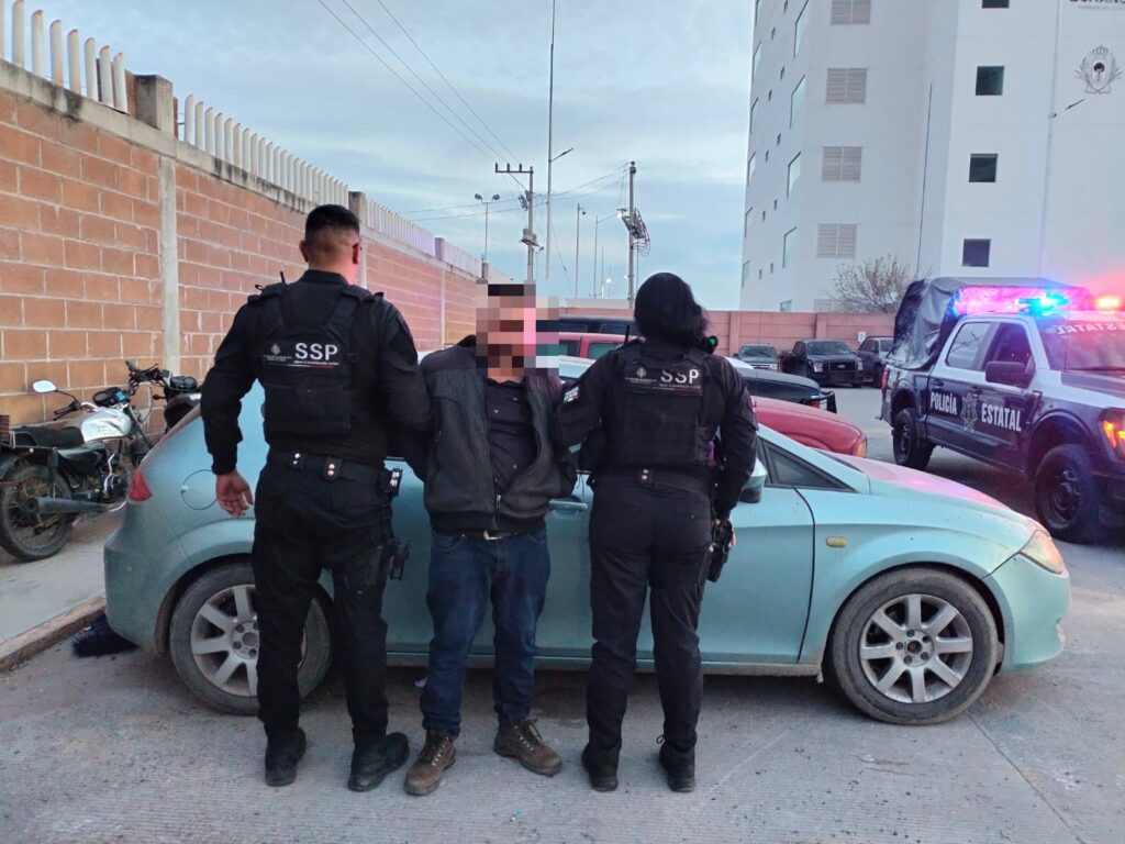 Lo agarra operativo Dragón en vehículo robado involucrado en una seria de asaltos