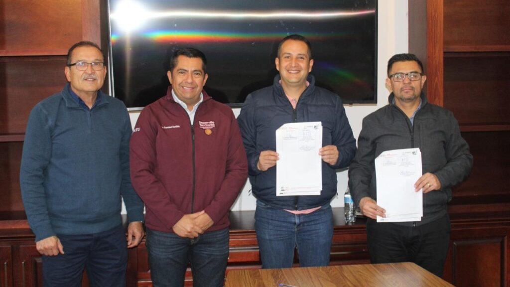 César Salas firma convenio clave para fortalecer programa de Vivienda en Vicente Guerrero
