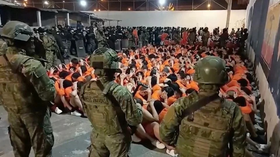 Muertes en cárceles de Ecuador se disparan pese a estrategia de Noboa